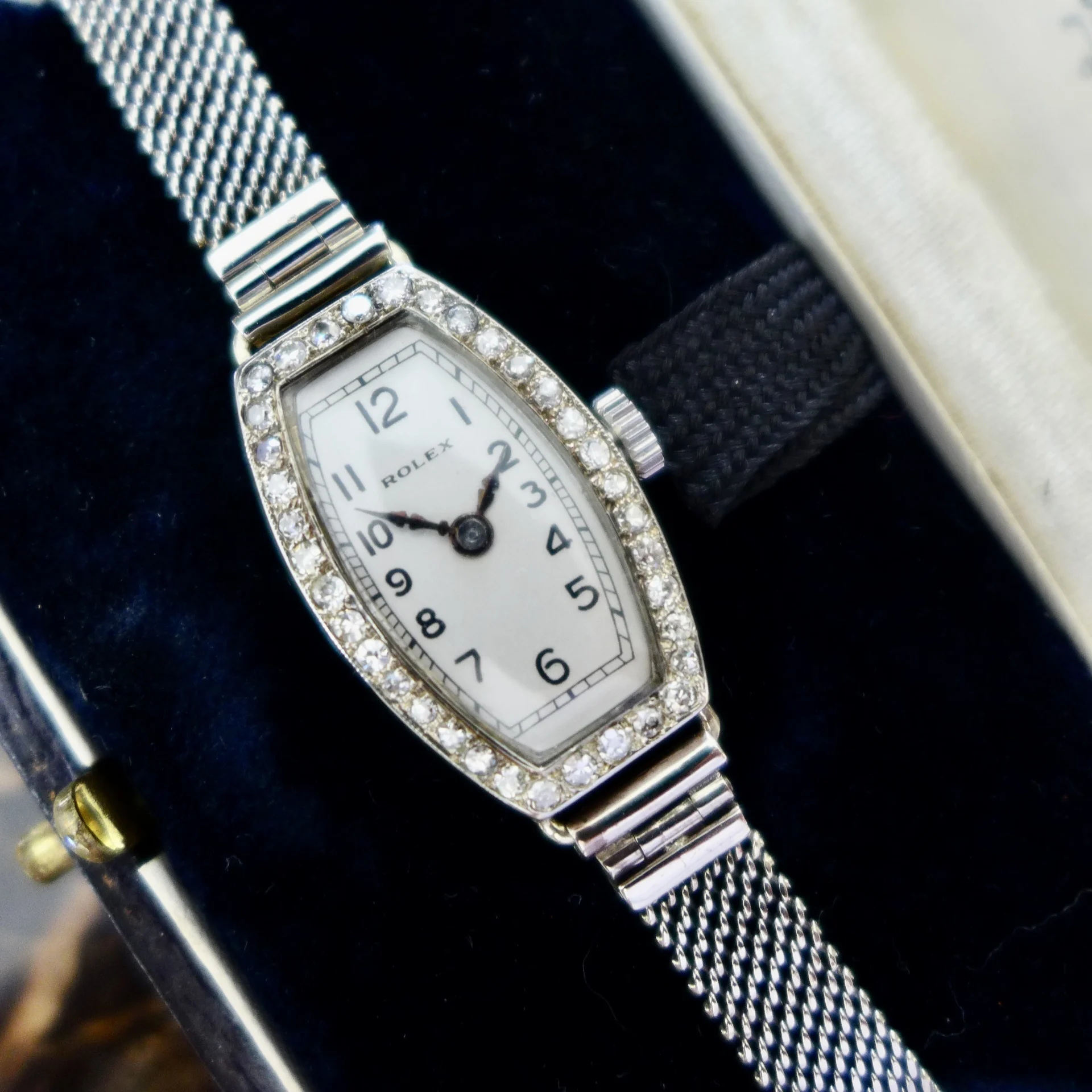 A BEAUTIFUL LADIES ROLEX ANTIQUE 1925 ART-DECO WATCH IN WHITE GOLD & DIAMONDS